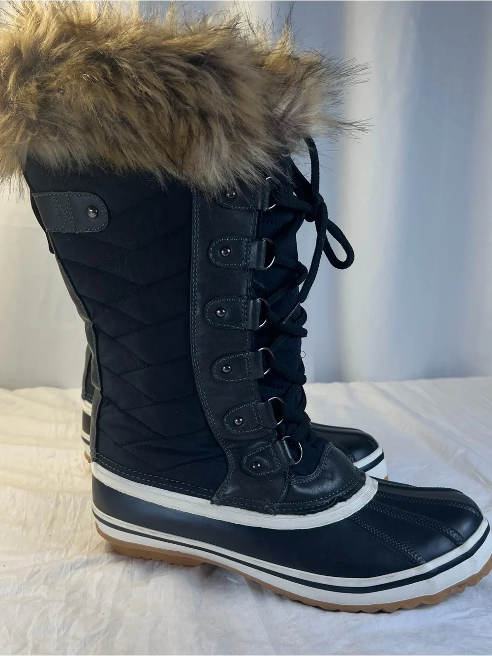 Falls Creek KatrinaII Women's sz10 Black 3MThinsulate FurTrim Winter LaceUpBoots